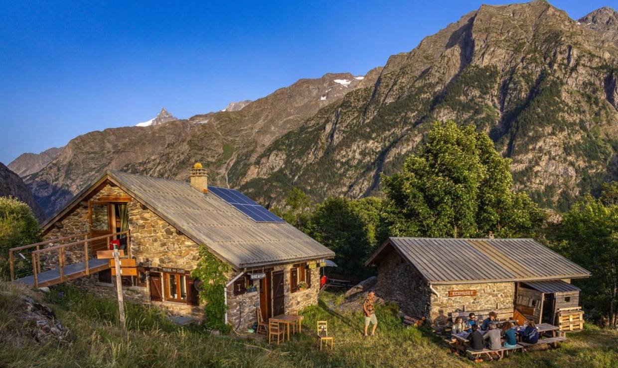 L'envers des pentes Refuge des Clots